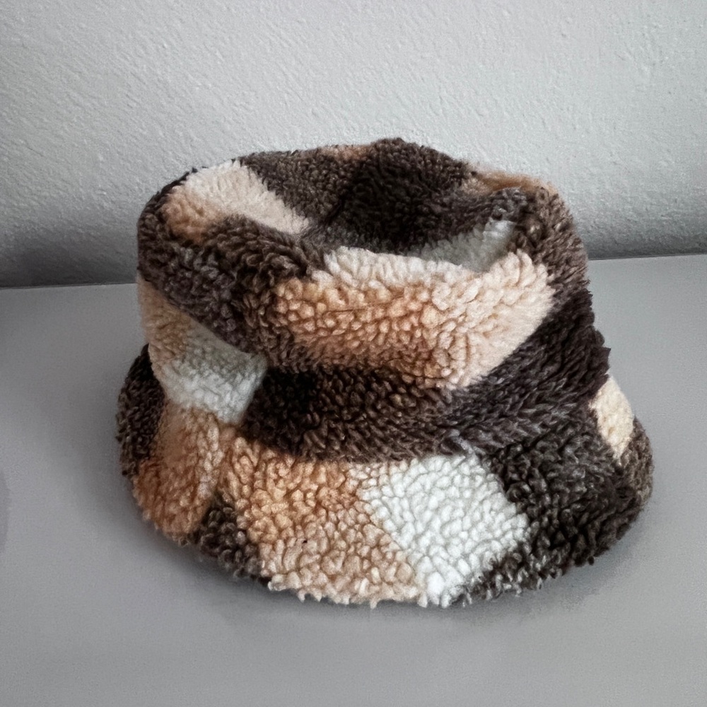 Bucket winter hat